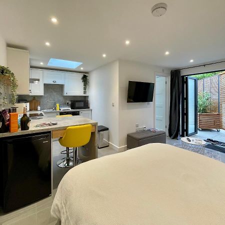 Tiny Home, Boscombe Manor Bournemouth Eksteriør billede